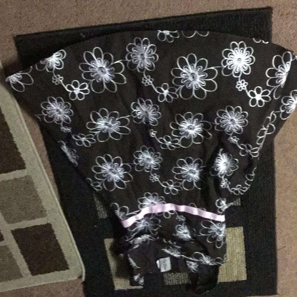 Dresses - Picture 6 of 7